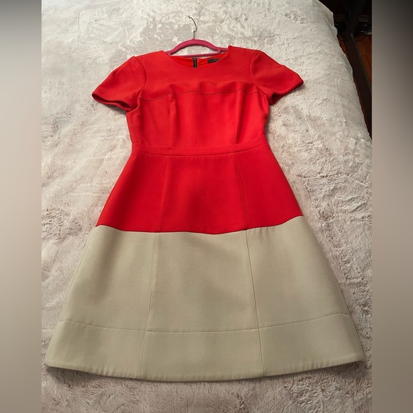 NWT! Brand new BCBGMAXAZRIA Hannah Dress size 4. Color BRGTRED CO (Red) - Picture 11 of 16